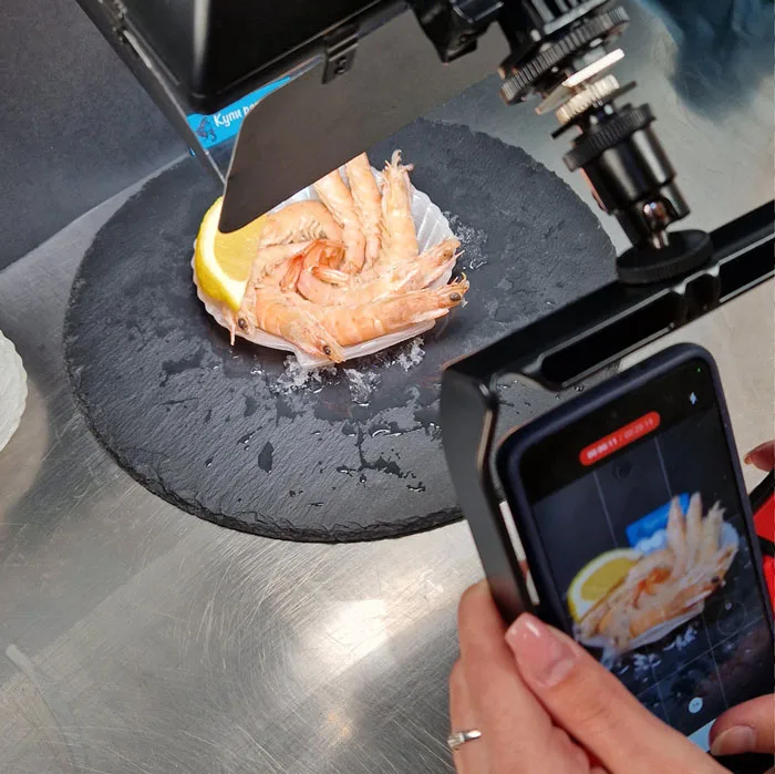 Створення фото- та відеоконтенту за допомогою мобільної зйомки