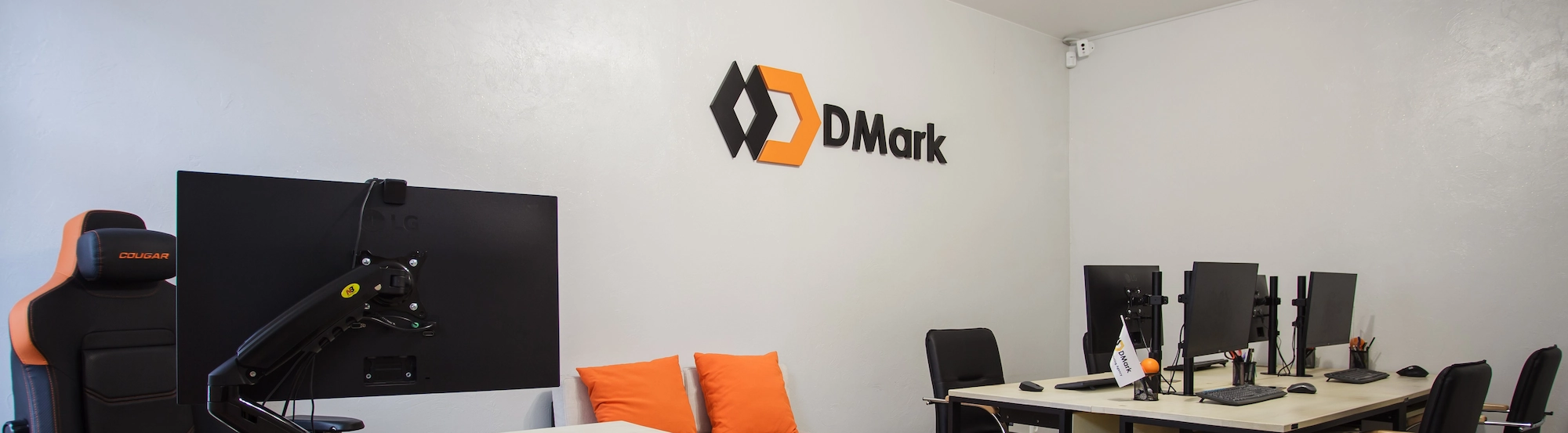 Контакти маркетингової агенції DMark